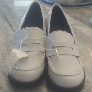 Elegant Cream Women's Loafers